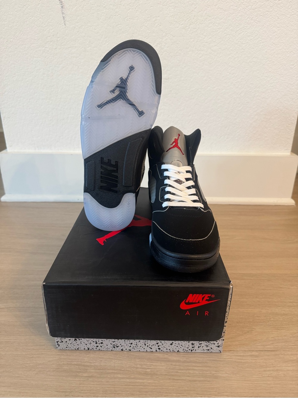 Jordan Retro 5 - Black Metallic Silver - Picture 2 of 4